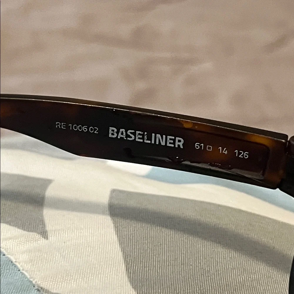 Revo “frames” - Picture 6 of 9